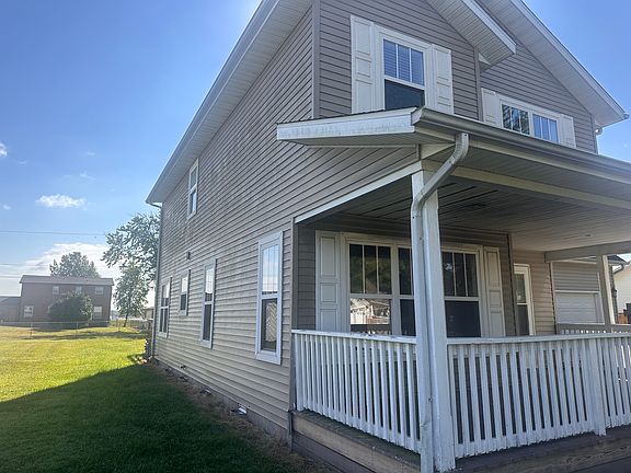 2nd image of 310 E Beacon Ct