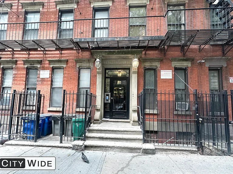447 W 37th St #2FE — Photo 6