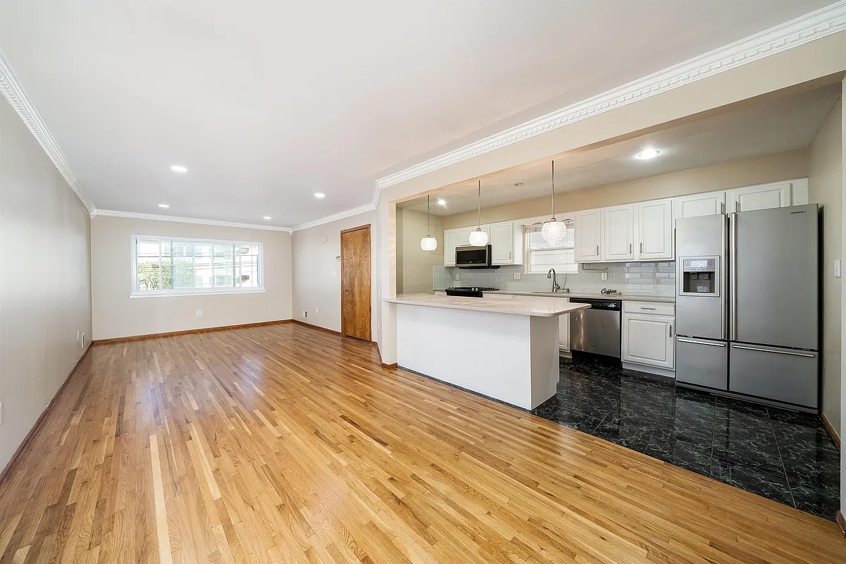 Building Photo - 149 Hobart Ave #1