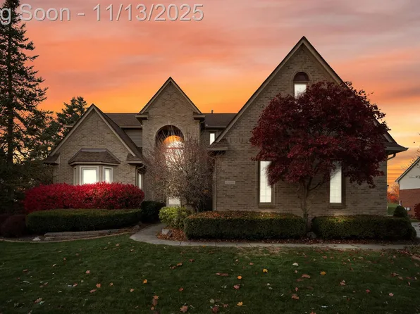45696 Southwick Dr, Canton, MI 48188