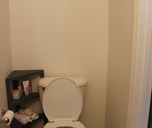 5th image of 320 Sky Valley St