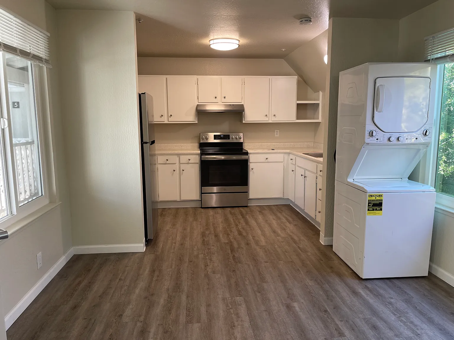 2 bed, 792 sqft, $3,150 — Photo 1