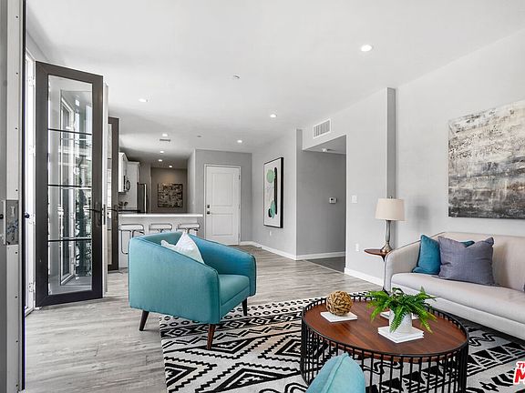 4th image of 1111 Echo Park Ave #204