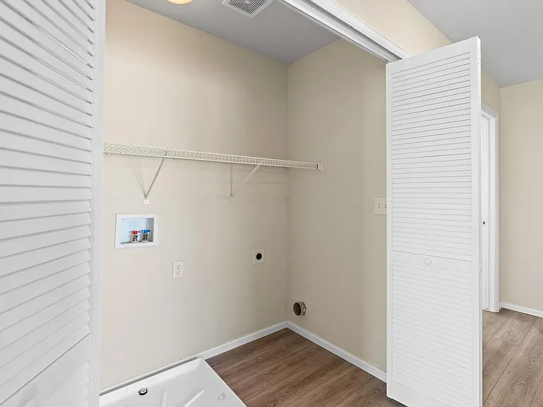 1657 Falcon Ridge Dr — Photo 27