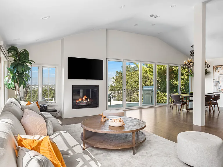 3782 Berry Dr — Photo 6