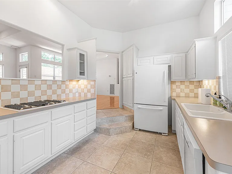 1621 Maggie Mayes St — Photo 14