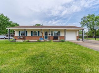 415 Skipper Ct, Englewood, OH 45322