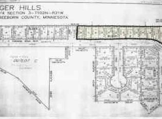 2061 Paradise Rd, Albert Lea, MN 56007