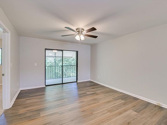 5th image of 1007 Windsong Cir