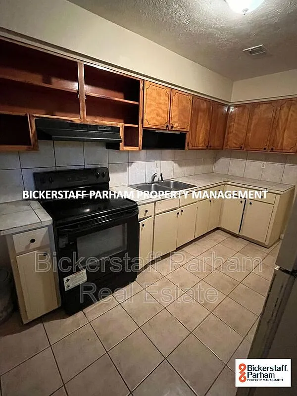 2 bed, 1.0 bath, 1259 sqft, $650 — Photo 2
