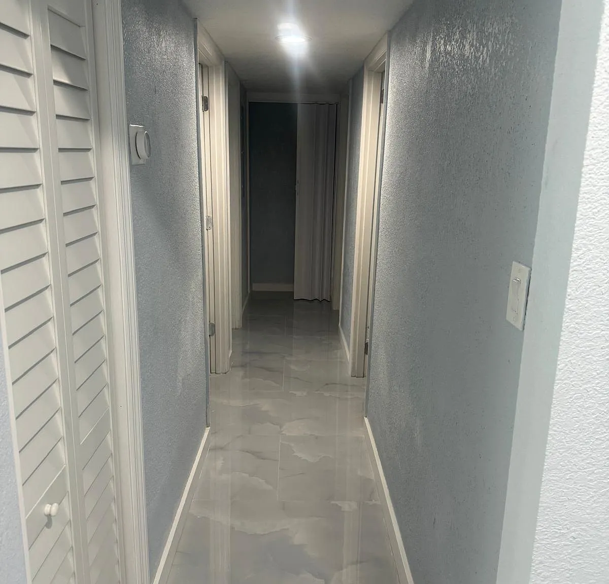3 bed, 980 sqft, $1,900 — Photo 2