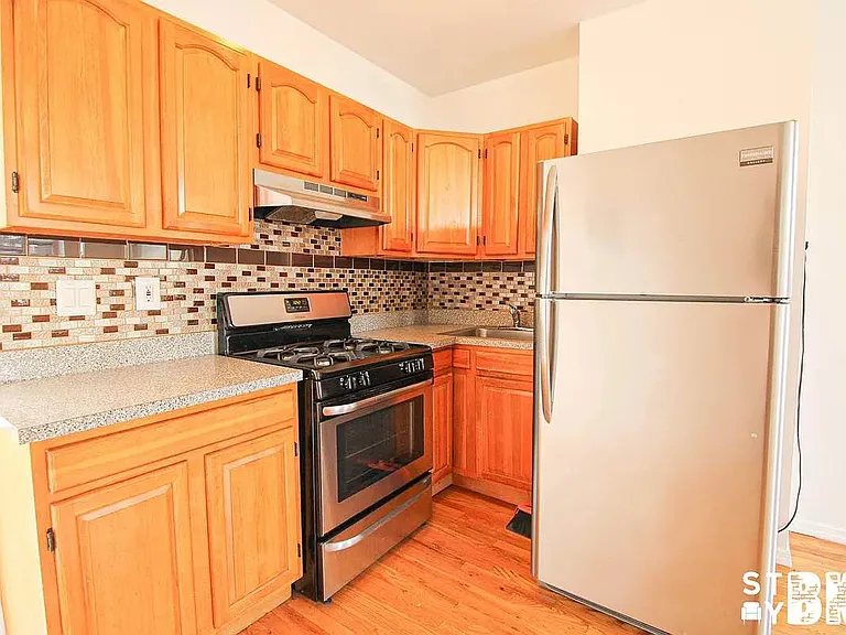 502 Franklin Ave #1 — Photo 2