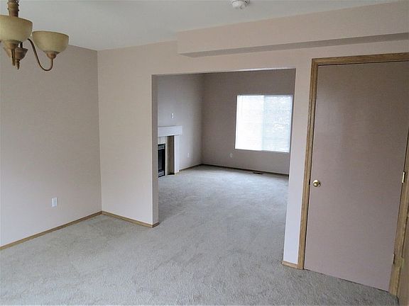 Dining Rm to Living Rm