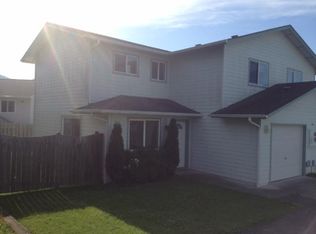 724 Pioneer Rd #A, Brookings, OR 97415