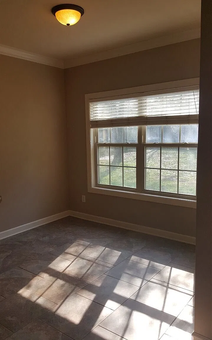 3 bed, 2.0 bath, 1840 sqft, $2,000 — Photo 4