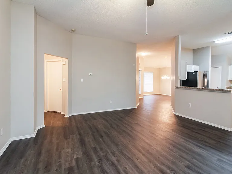 2717 Pioneer Ln — Photo 7