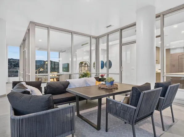 1181 Sunset Dr #2603, Kelowna, BC V1Y 0L4