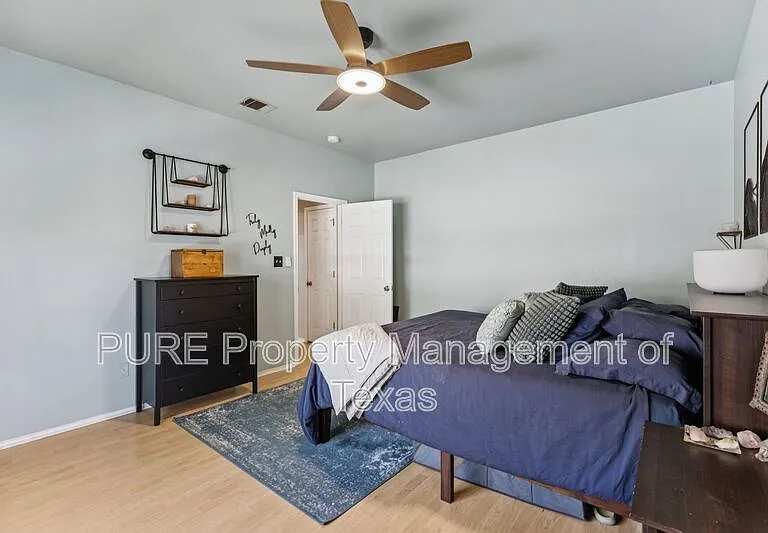 2412 Chestnut Path — Photo 14