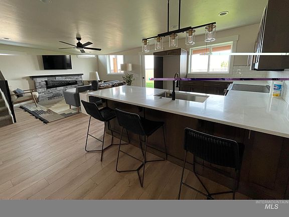 4th image of 12 N Creek Way