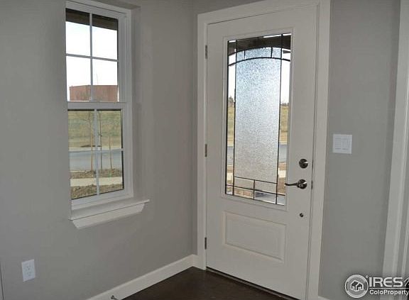 Lots of light & tall ceilings
