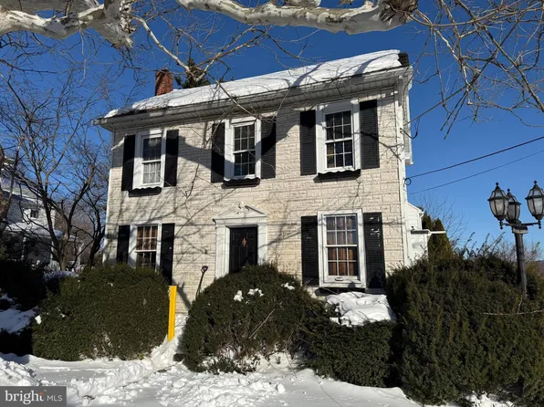 12 N Market St, New Ringgold, PA 17960