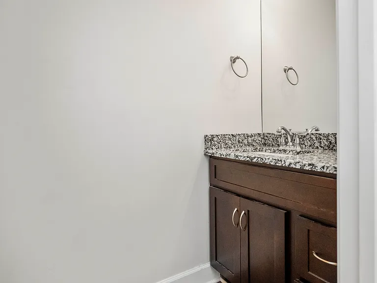 222 Midland #6104 — Photo 10