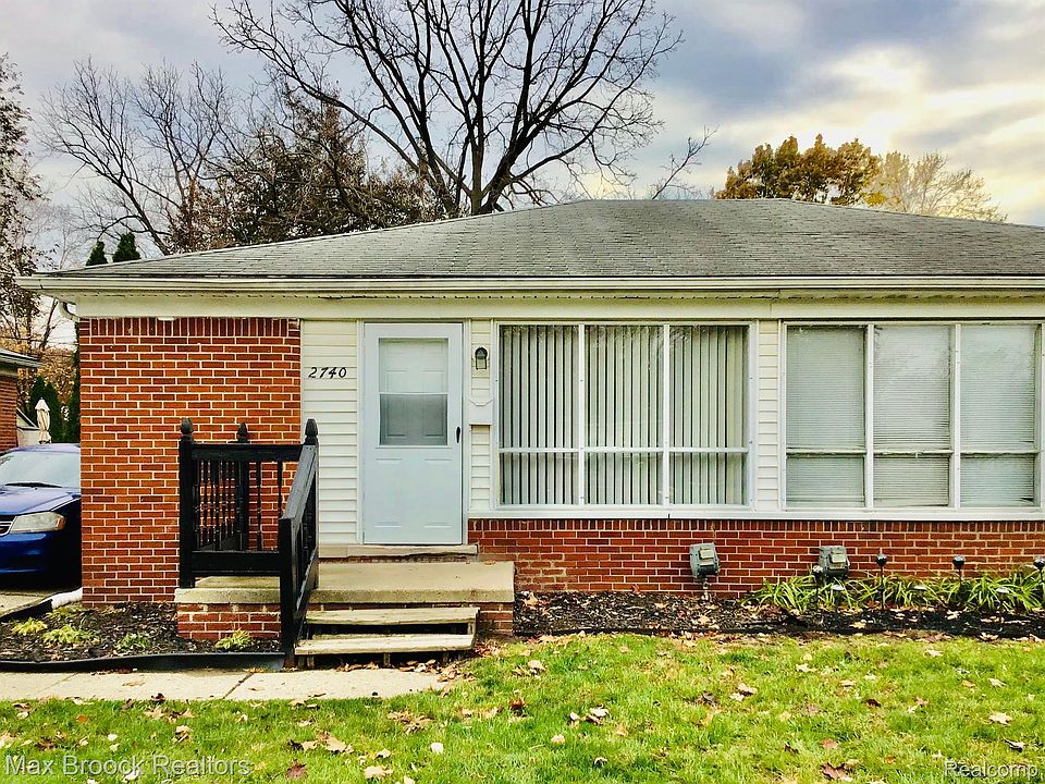 1st image of 2740 Ackley Ave