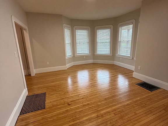 5th image of 98 Paradise Rd APT 1