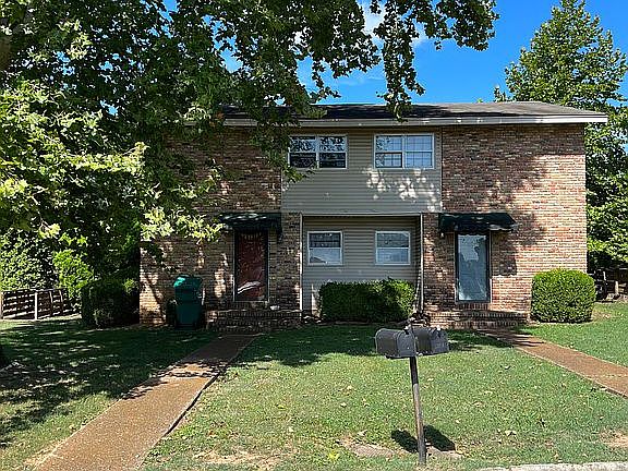 2nd image of 1703-1705-1707 Robertson Blvd