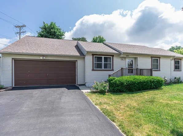 690 Gamma Rd, Walled Lake, MI 48390