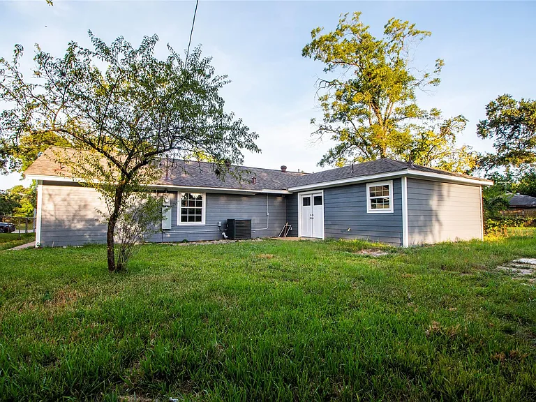 1941 Lynnview Dr — Photo 20