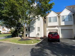 12 Independence Ct, Montville, NJ 07045