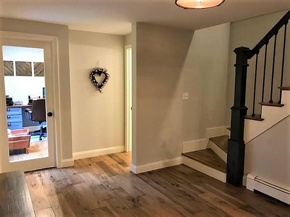 4th image of 18 Berrywood Ln