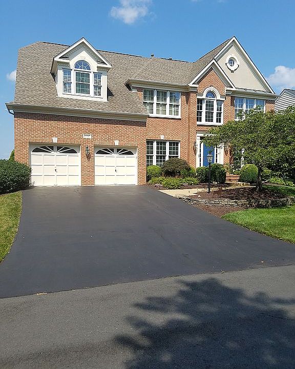 Fronts on private lane