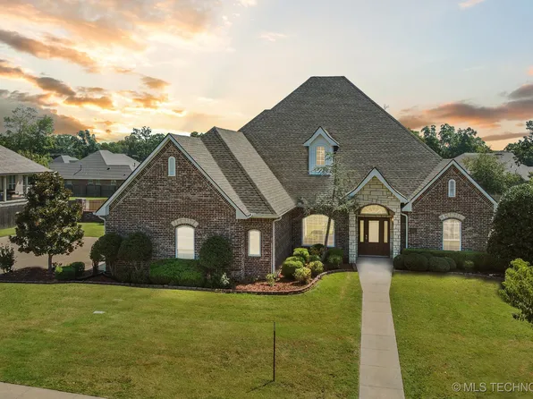 2548 Cambridge Cir, Tahlequah, OK 74464