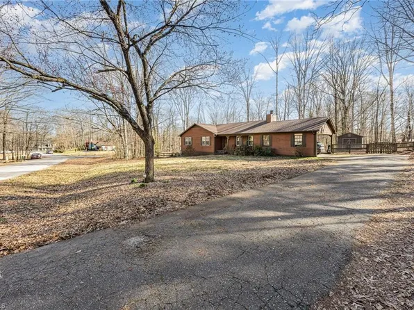 5000 Carbine Ct, Winston Salem, NC 27101