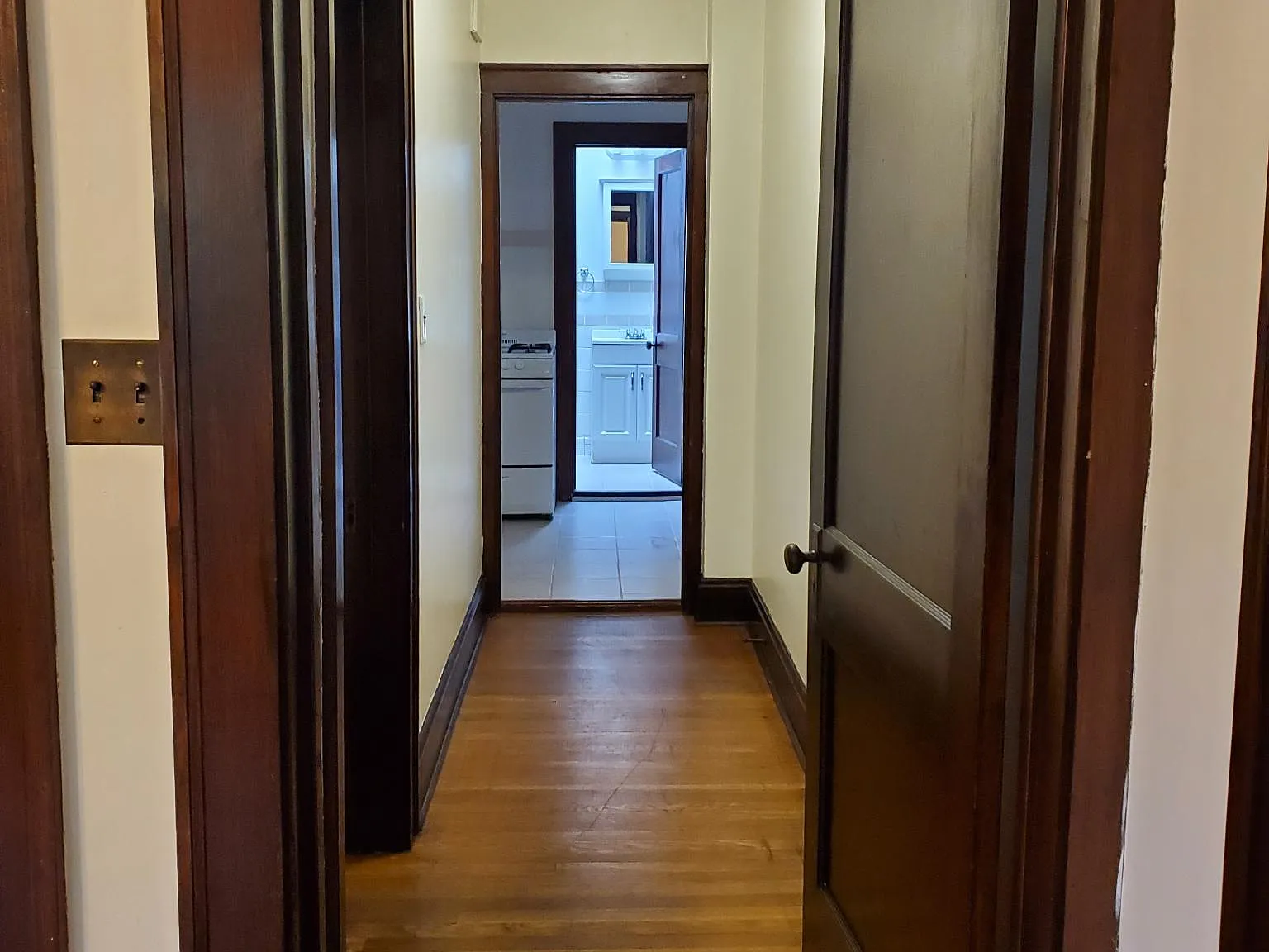 1 bed, 550 sqft, $975 — Photo 4