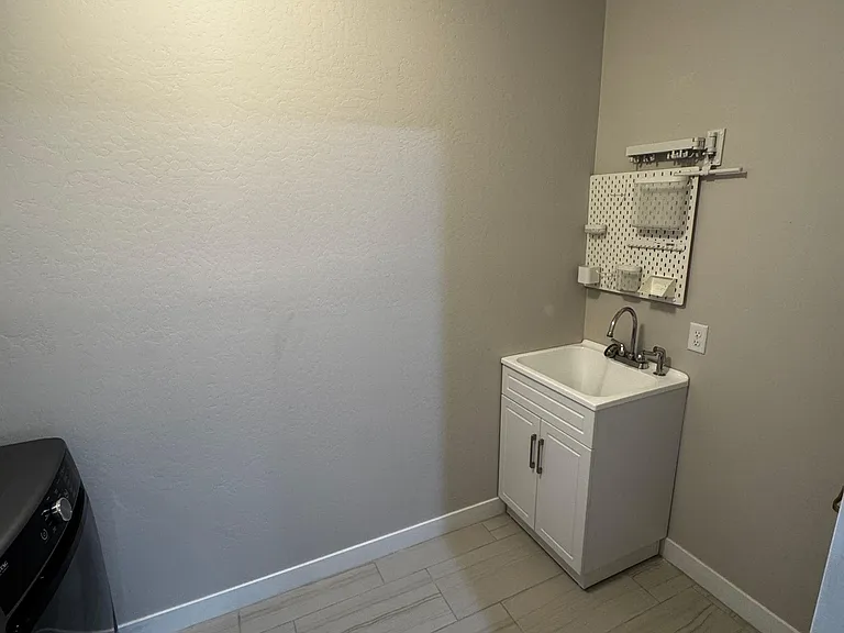 648 W Winchester Dr — Photo 15