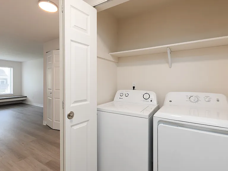Westhampton Apartments — Photo 73