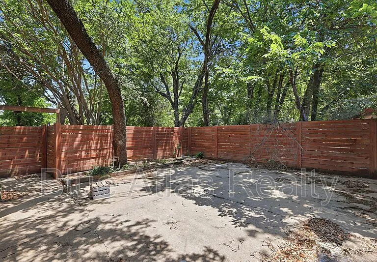 6901 Greenlee St — Photo 16