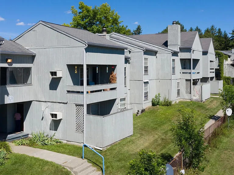 University Park Apartments near Cornell University — Photo 19