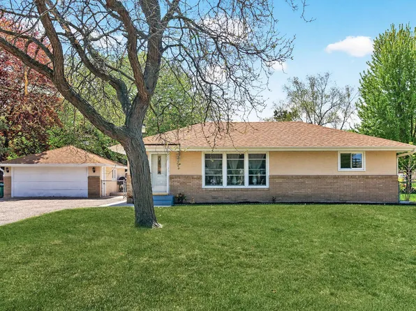 50 98th Ave NE, Blaine, MN 55434