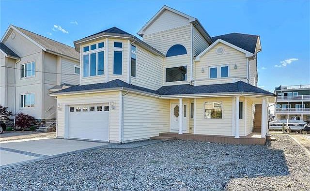 1st image of 30 Anchorage Dr