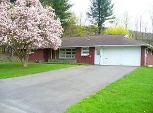 3540 Maplecrest Dr, Vestal, NY 13850