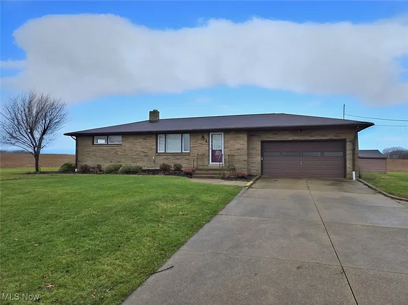 11328 Louisville St, Louisville, OH 44641