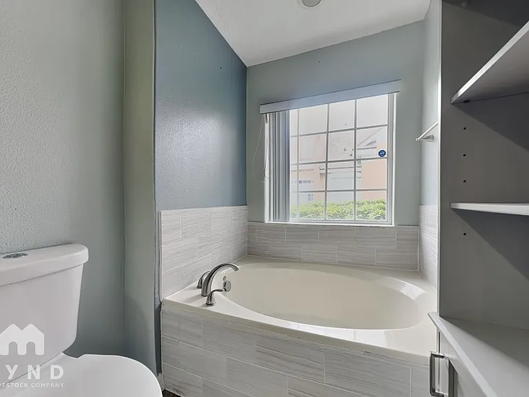 2125 Island Walk Dr — Photo 9