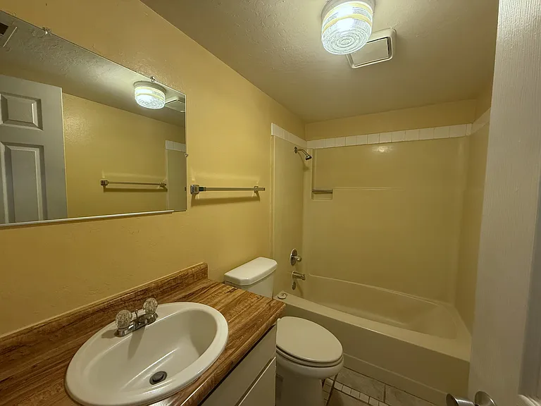 403 Maple St #B — Photo 3