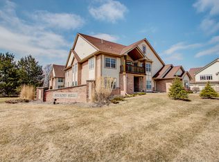 14831 W Hickory Hills Dr, New Berlin, WI 53151