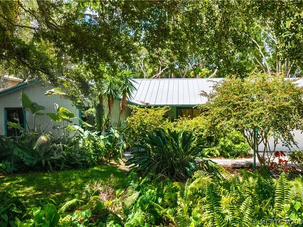 5713 Papaya Dr, Fort Pierce, FL 34982