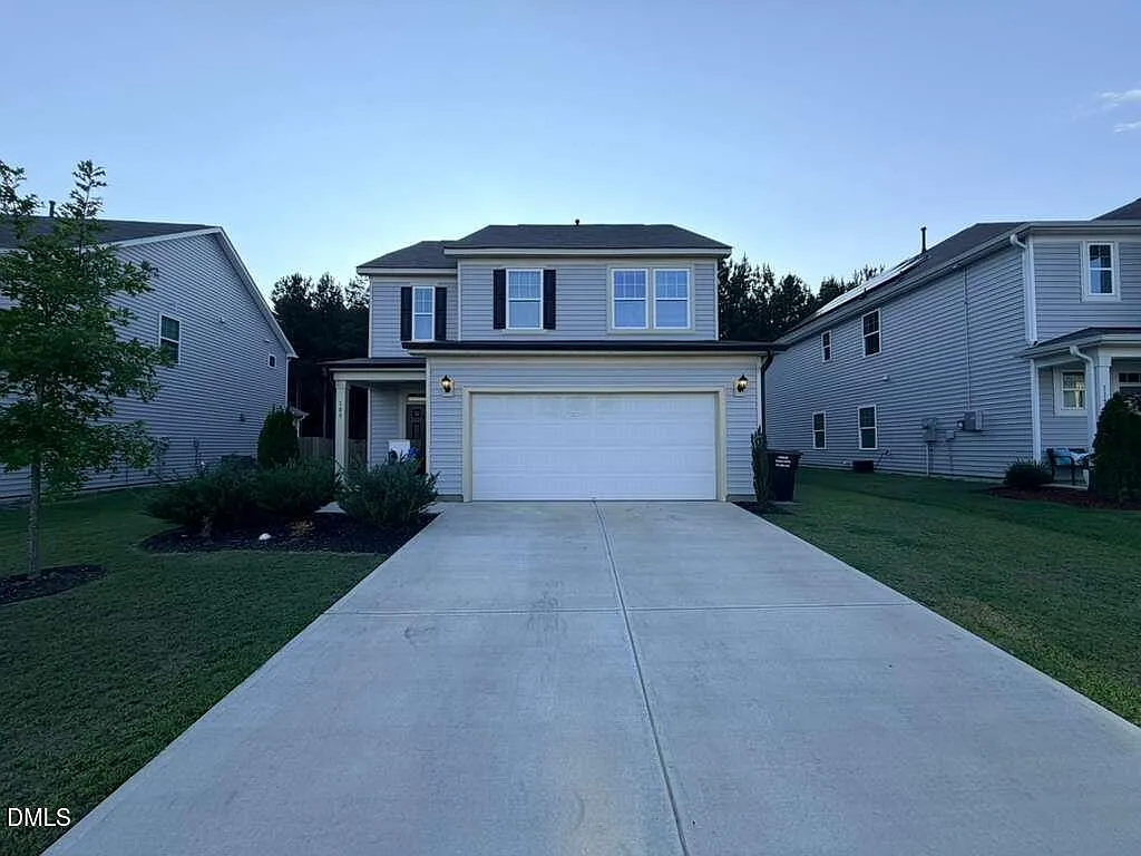 4 bed, 2.5 bath, 2000 sqft, $1,995 — Photo 1